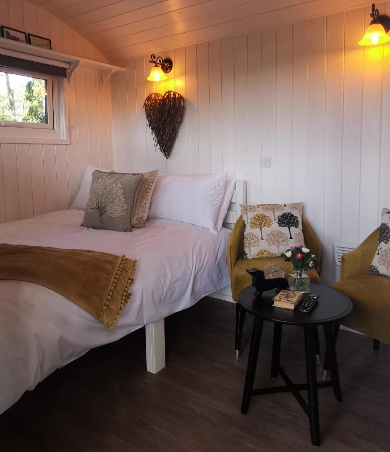 Forest Heath Shepherd'S Huts Ringwood Kültér fotó